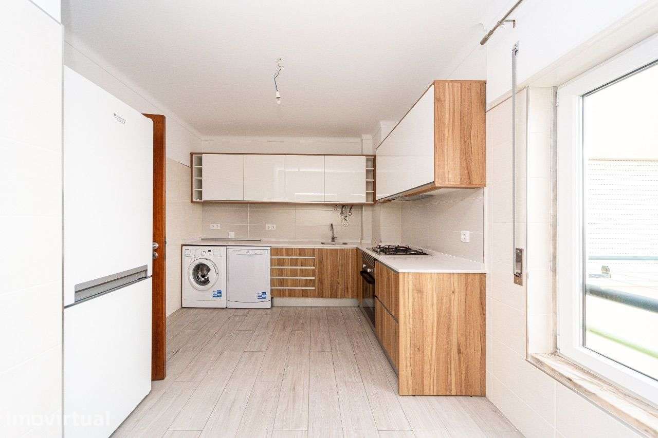 Alugo Apartamento T2 Almada – renovado - Excelente Localização - Grande imagem: 3/10