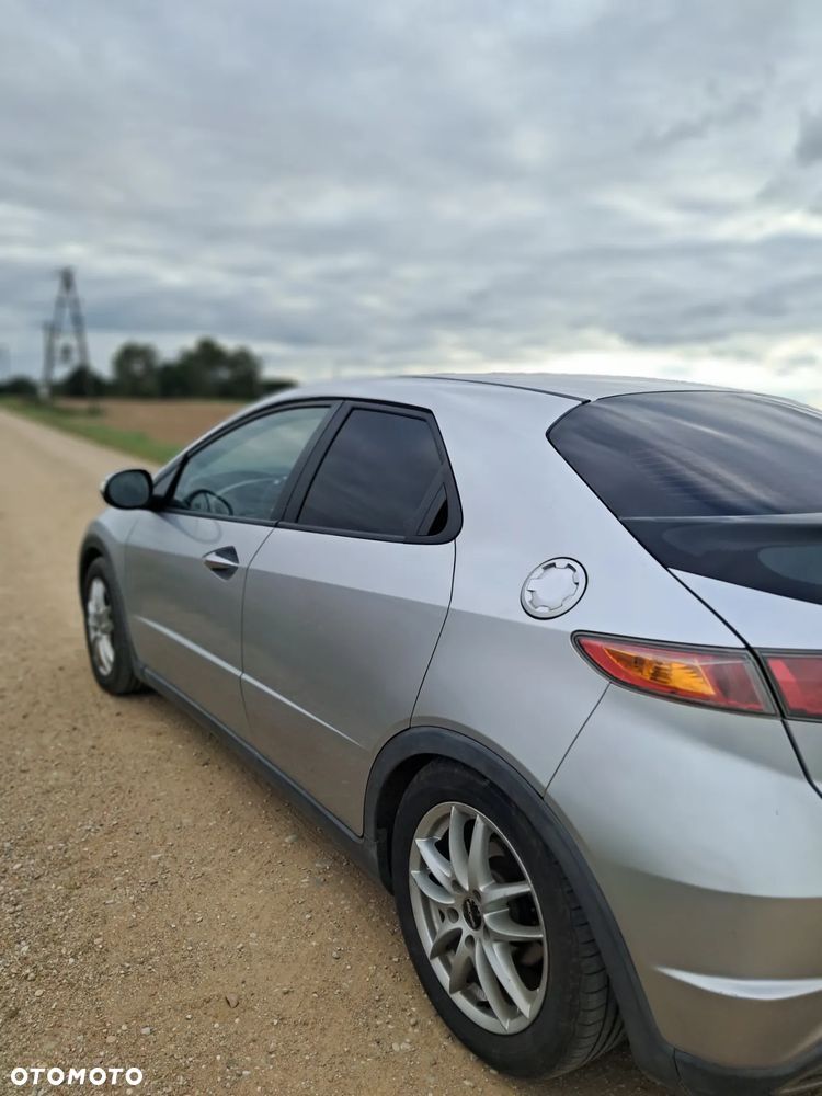 Honda Civic 1.8 Executive - 3