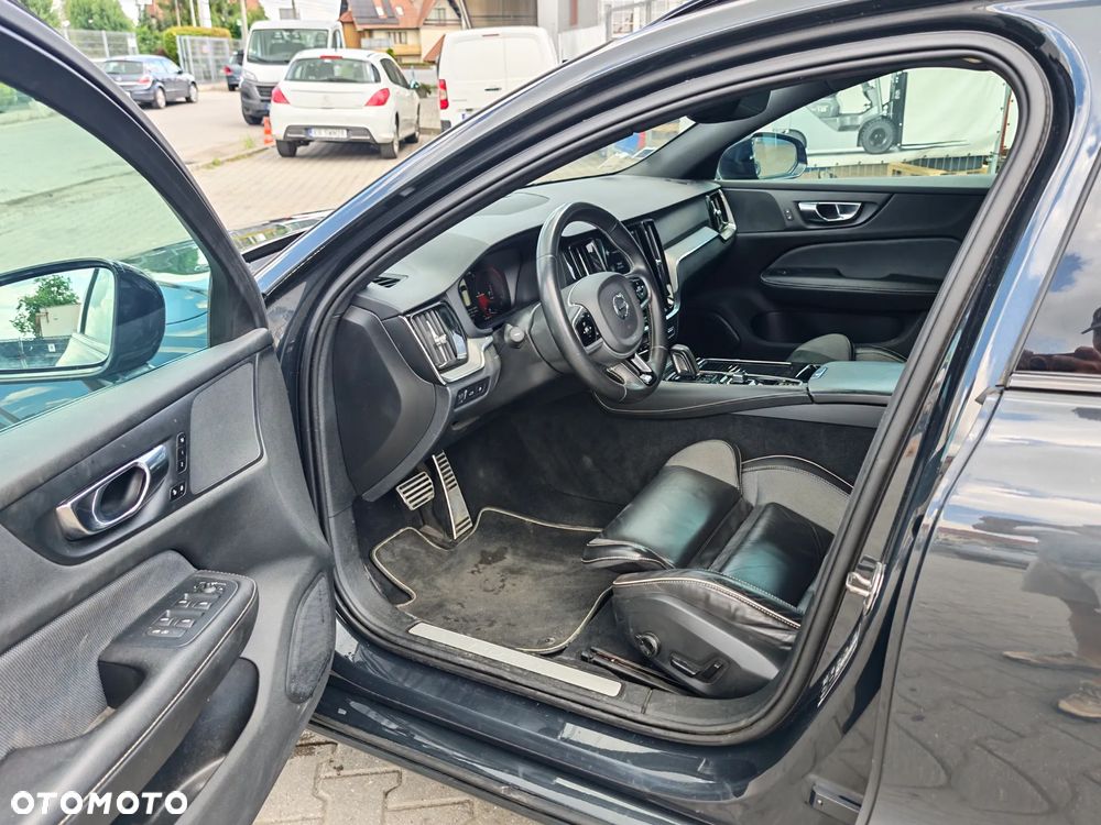 Volvo V60 T8 AWD Plug-In Hybrid R-Design - 15
