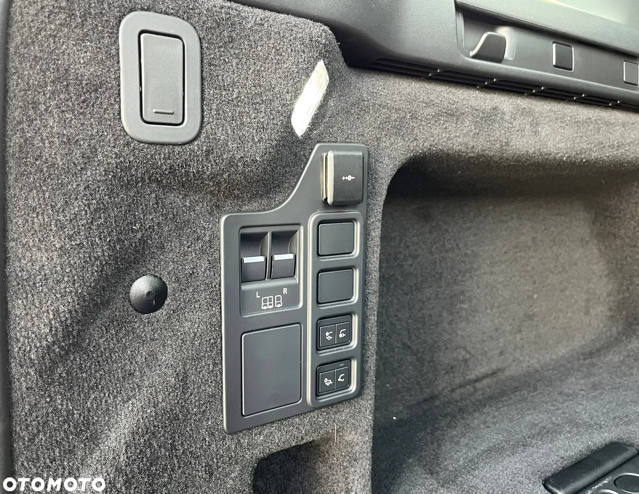 Land Rover Discovery D250 Dynamic SE - 15