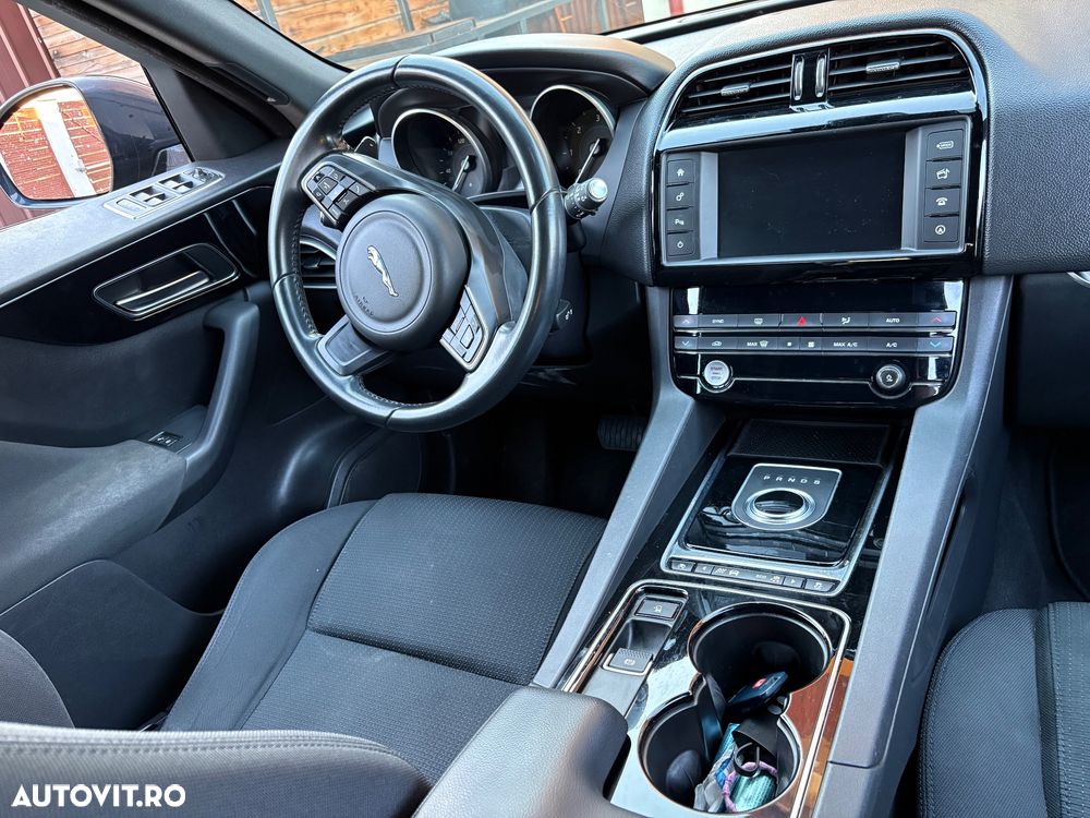 Jaguar F-Pace 20d AWD Aut. R-Sport - 5