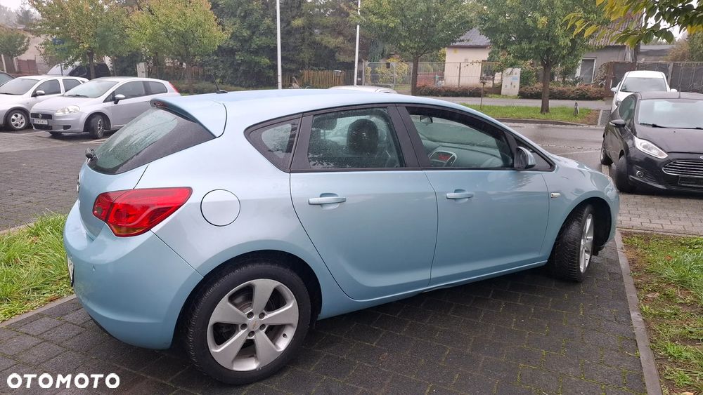 Opel Astra - 8
