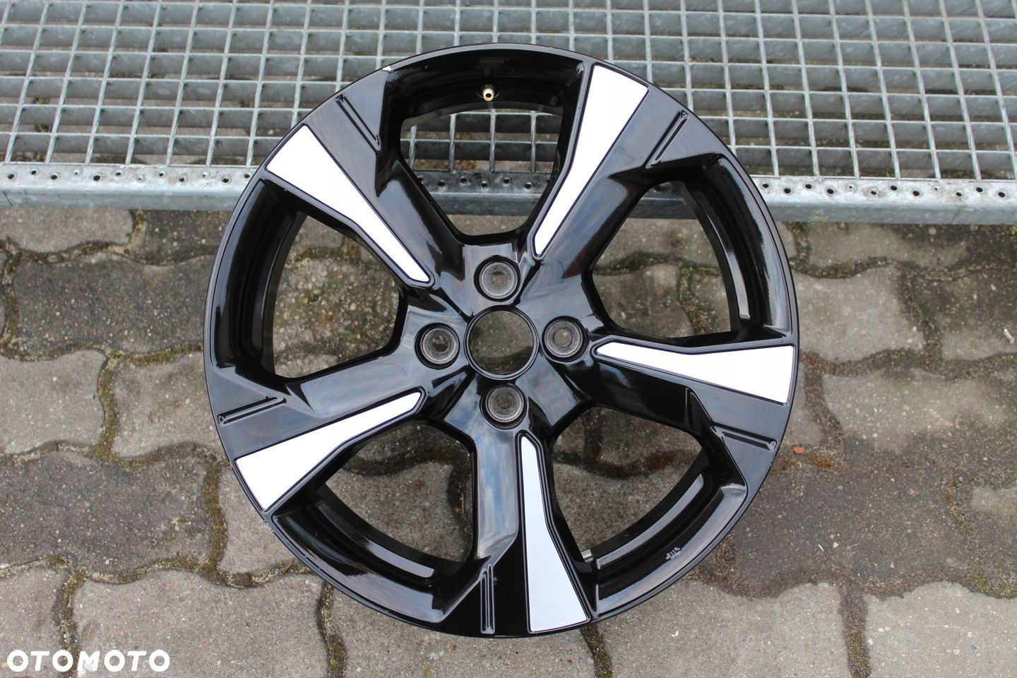 1x ORYG NISSAN 17cali 4x100 ET50 6,5J - 1