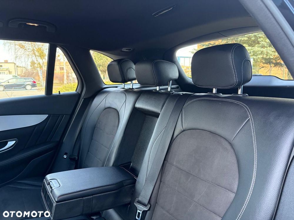 Mercedes-Benz GLC 220 d 4Matic 9G-TRONIC - 24