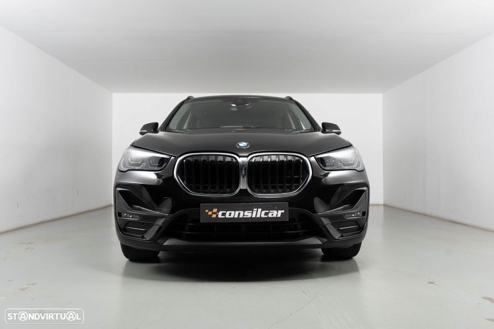 BMW X1 25 e xDrive Corporate Edition - 3