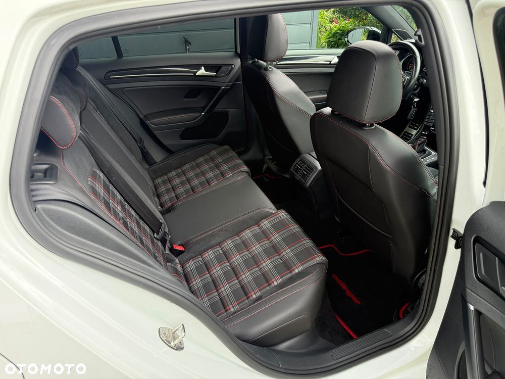 Volkswagen Golf GTI Performance BlueMotion Technology DSG - 30