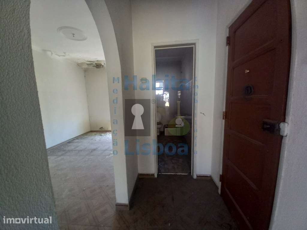 Apartamento T1 para remodelação Baixa da Banheira - Grande imagem: 4/21