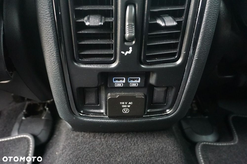 Jeep Grand Cherokee - 27