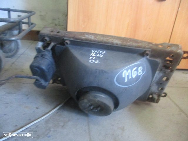 Farol FAR1168 VOLVO FL 614 2001 ESQ H4 - 2