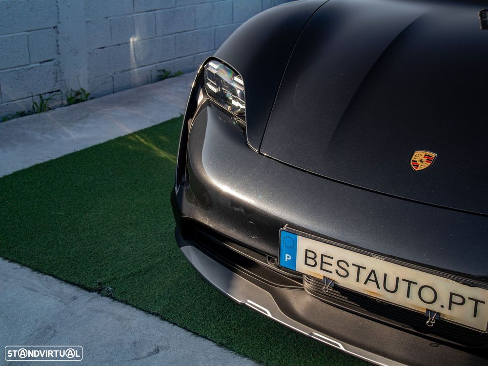 Porsche Taycan Cross Turismo - 17
