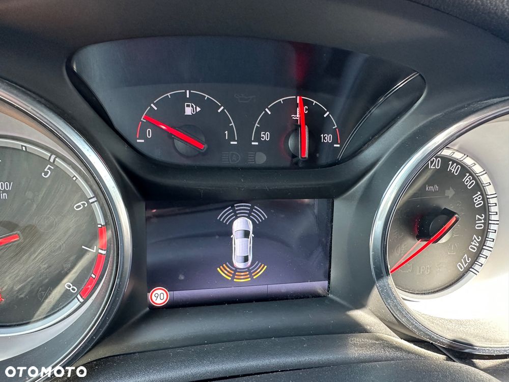 Opel Astra 1.4 T Elite - 29