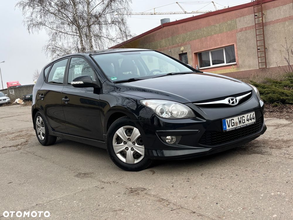 Hyundai i30 i30cw 1.6 CRDi FIFA WM Edition - 24