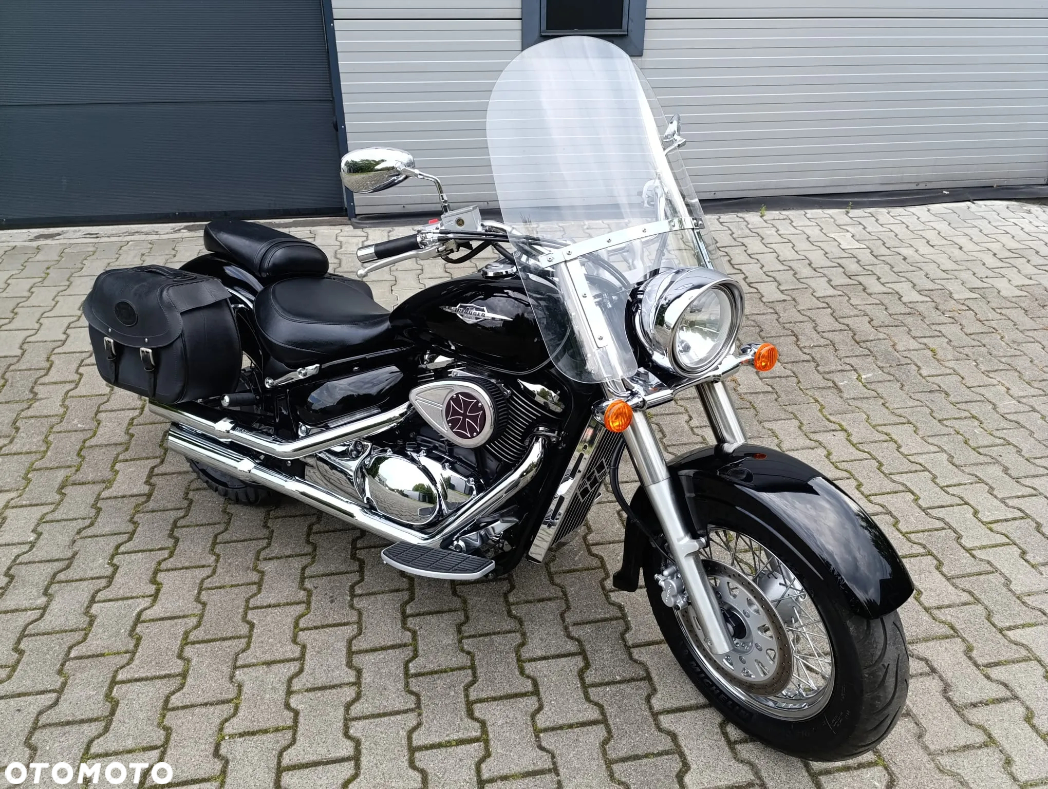 Suzuki Intruder - 11