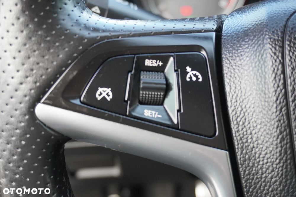 Opel Insignia 1.6 Turbo Cosmo - 30