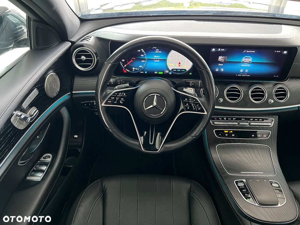Mercedes-Benz Klasa E 200 Exclusive - 35