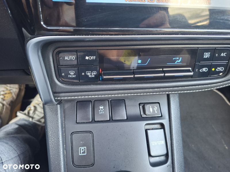 Toyota Auris 1.8 VVT-i Automatik Design Edition - 23