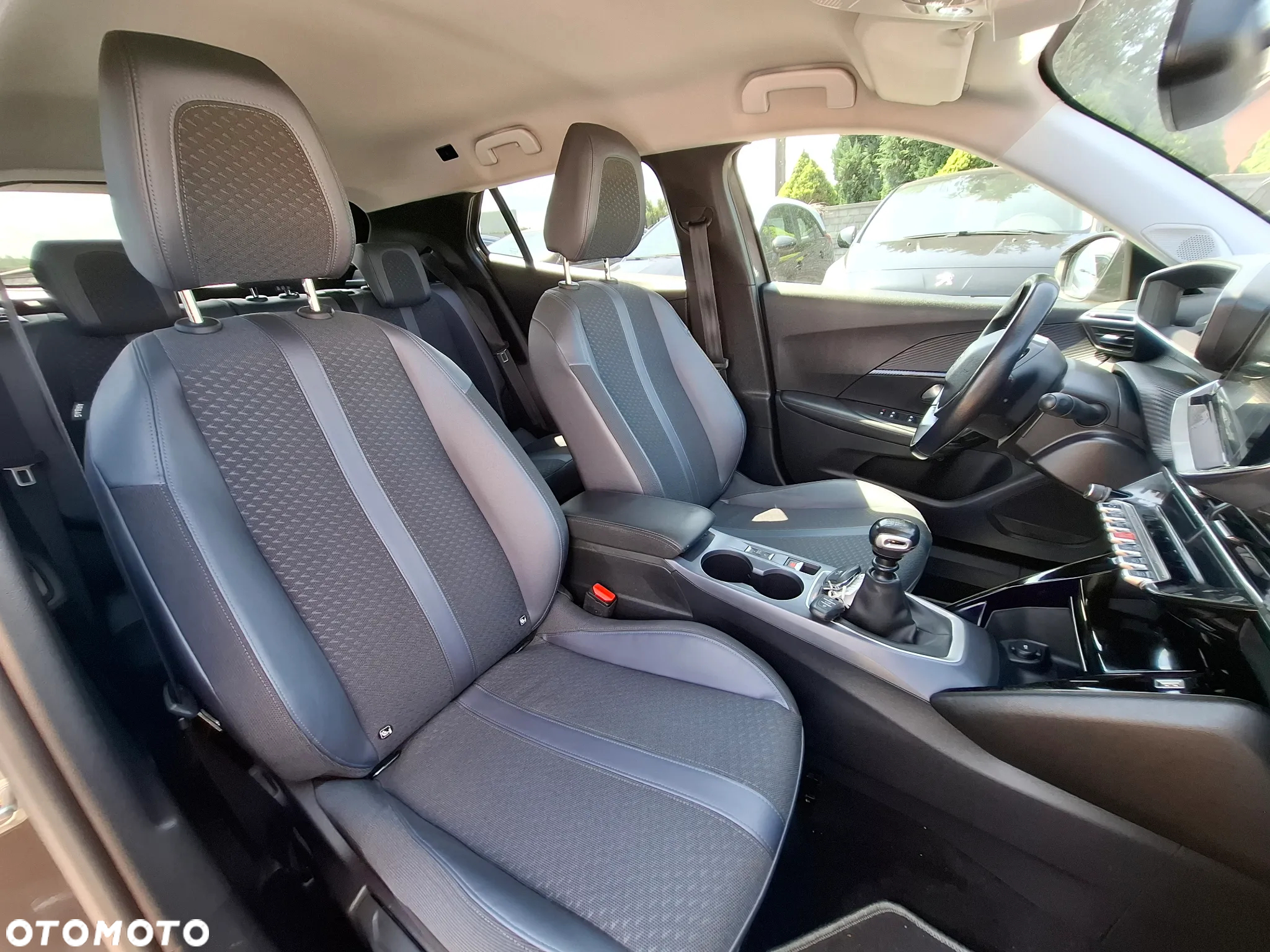 Peugeot 2008 - 21