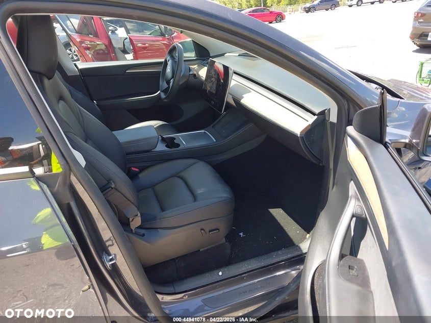 Tesla Model Y Long Range Dual Motor AWD - 15
