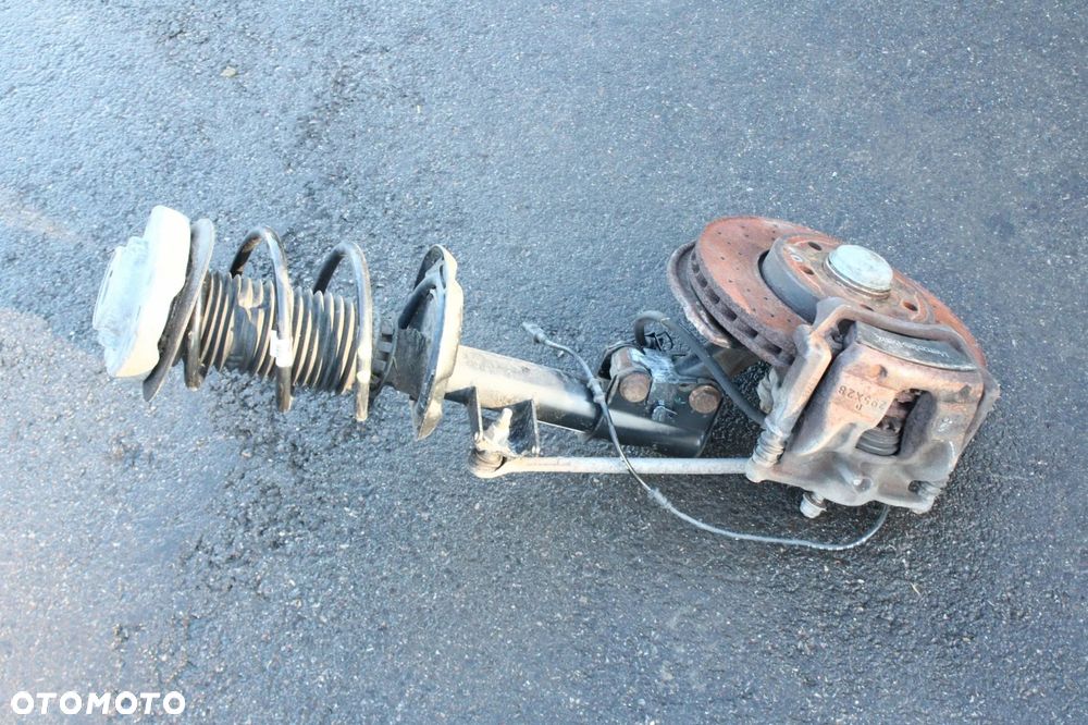 ZWROTNICA AMORTYZATOR MCPERSON LEWY PRZÓD MERCEDES A KLASA W176 1.5 CDI - 2