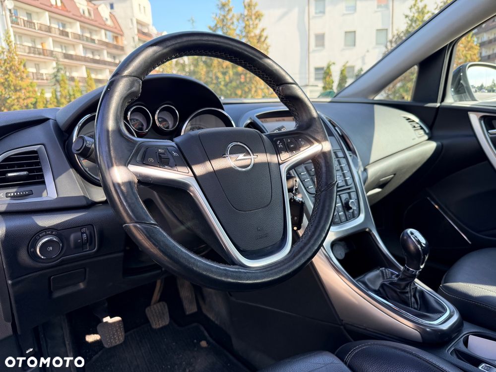 Opel Astra 1.6 Turbo Innovation - 26