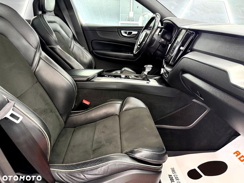 Volvo XC 60 D4 AWD Geartronic RDesign - 27