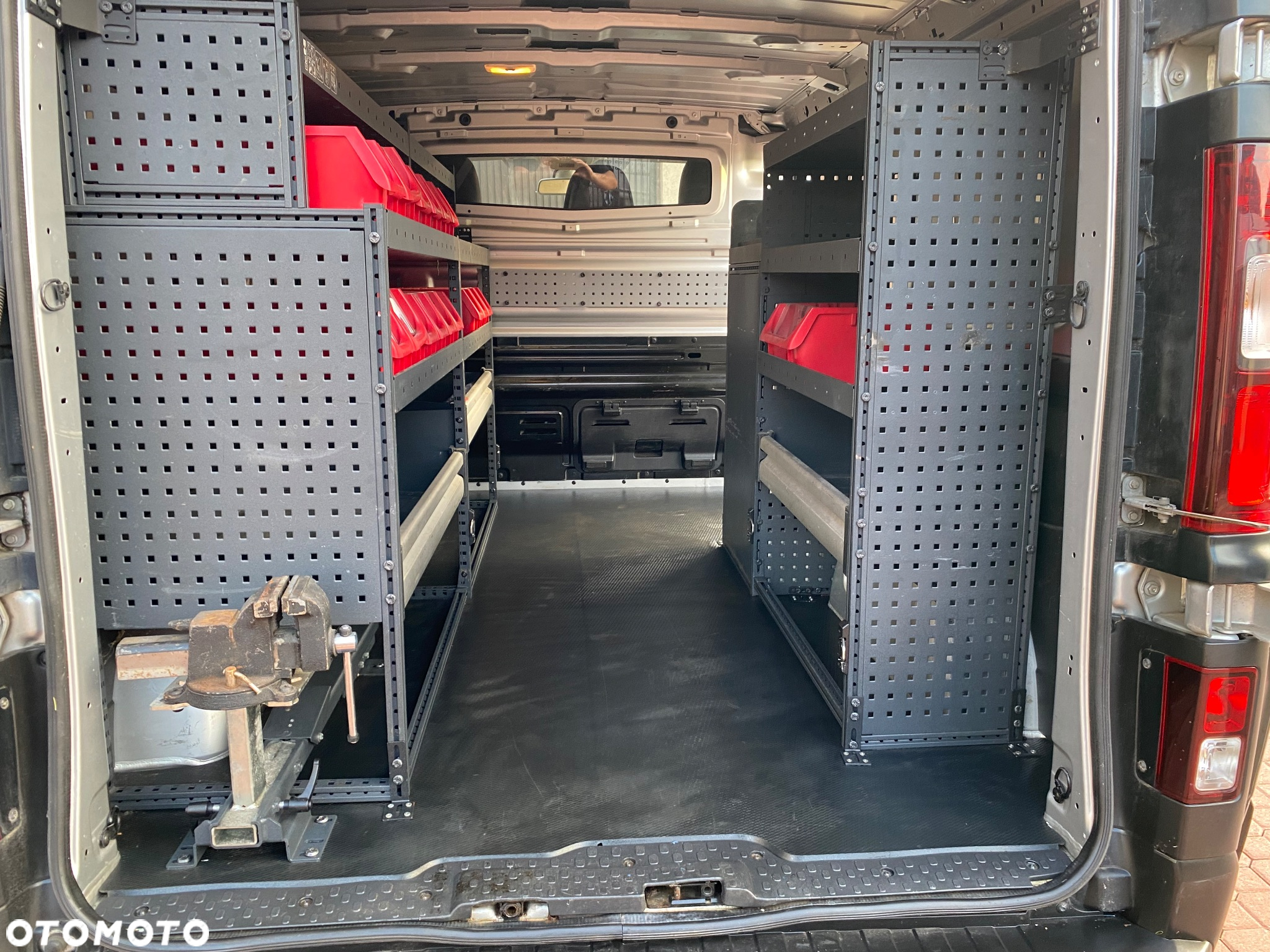 Renault TRAFIC L1 H1 profesjonalna zabudowa WARSZTATOWA - 8