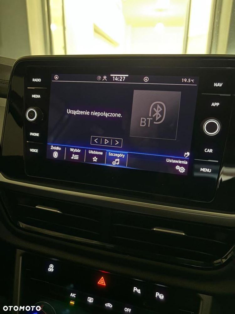 Volkswagen T-Roc - 17