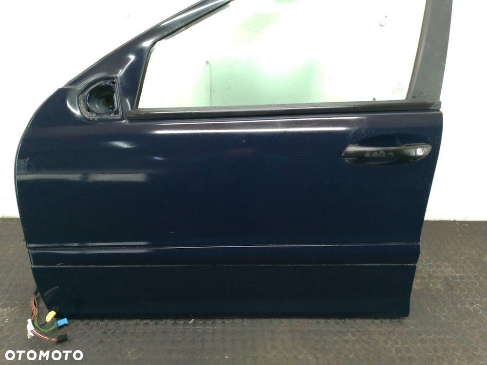 DRZWI PRZÓD LEWY  MERCEDES-BENZ KLASA C W203 904 - 5