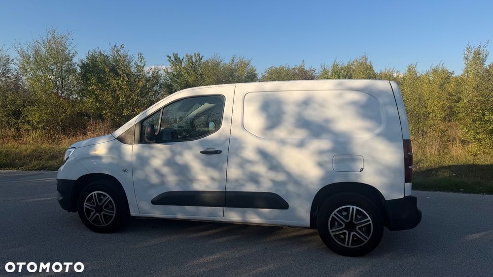 Opel Combo 1.5 CDTI Essentia - 6