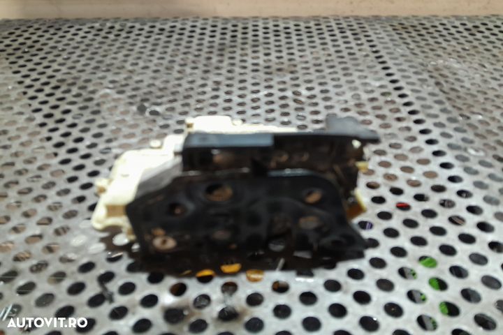 Broasca usa fata dreapta 3C1837016A Volkswagen VW Passat B6 [2005 - 2 - 2