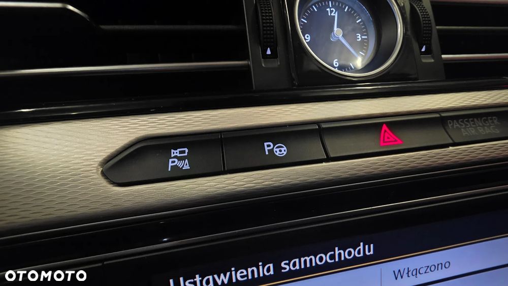 Volkswagen Passat - 30