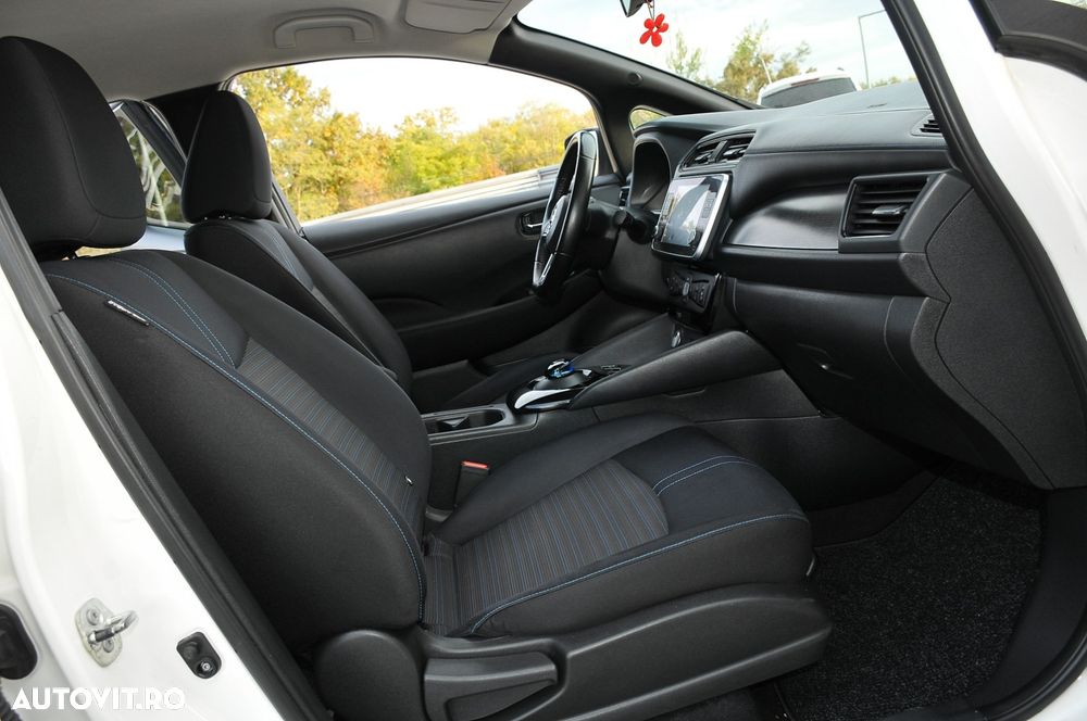 Nissan LEAF 40 kWh N-Connecta - 8