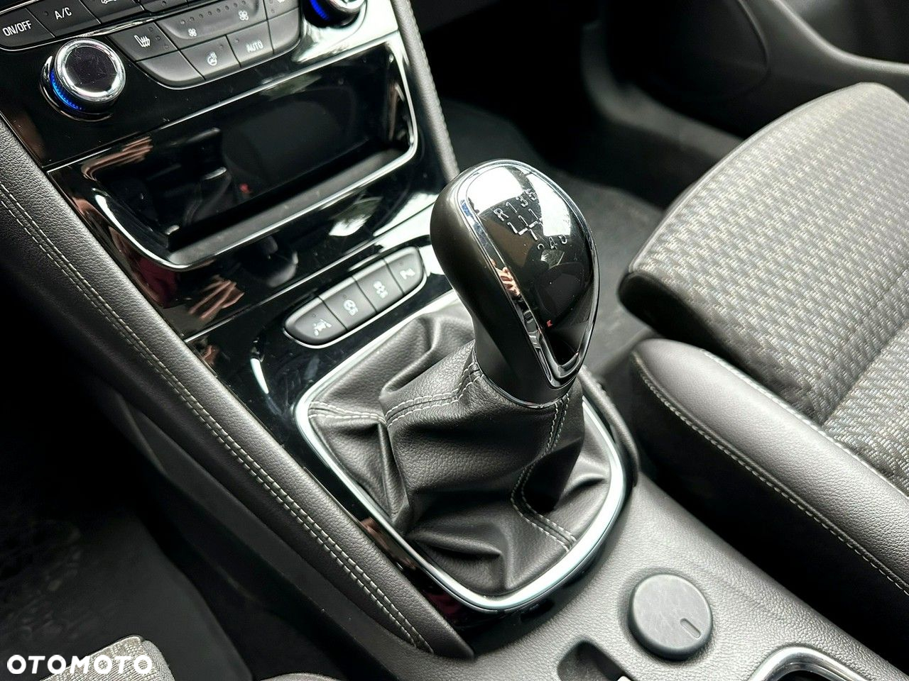 Opel Astra V 1.6 CDTI Elite S&S - 26