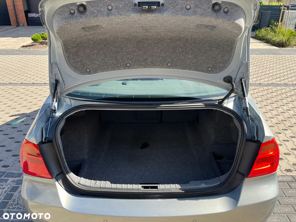 BMW Seria 3 325i - 5