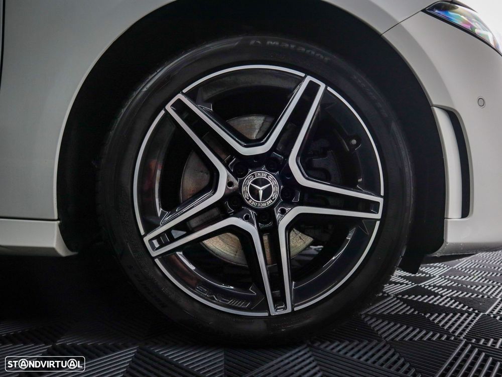 Mercedes-Benz A 250 e 8G-DCT Edition AMG Line - 11