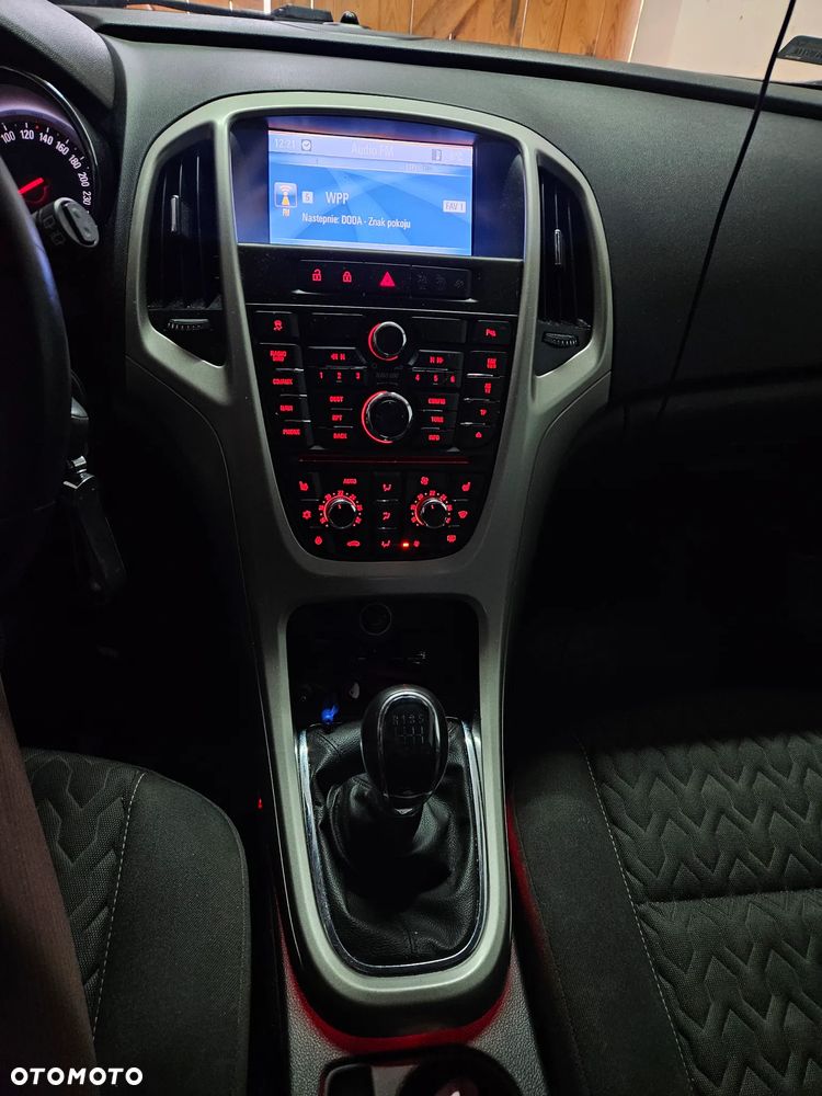 Opel Astra 1.4 Turbo - 10