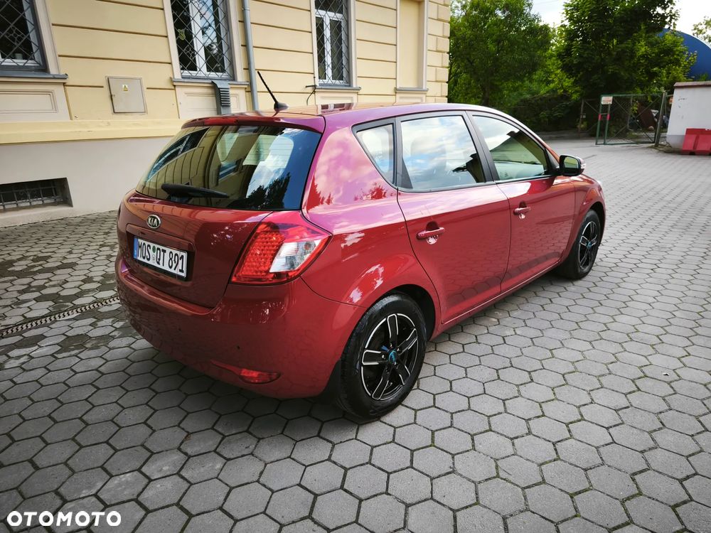 Kia Ceed 1.6 CRDi ISG Spirit - 8