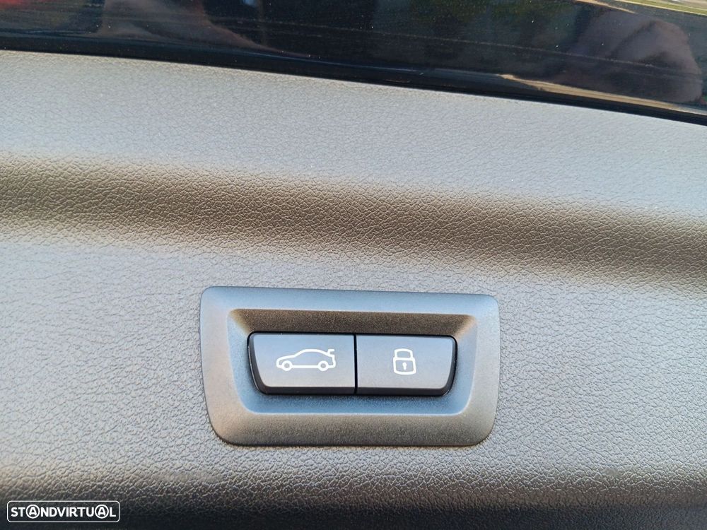 BMW iX1 eDrive20 xLine — fotografia 15