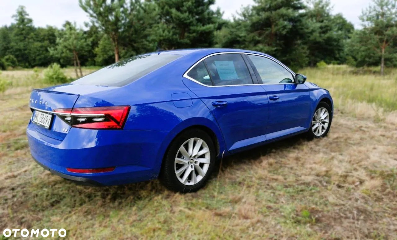 Skoda Superb ver-1-4-tsi-plug--in-hybrid-style-dsg - 11