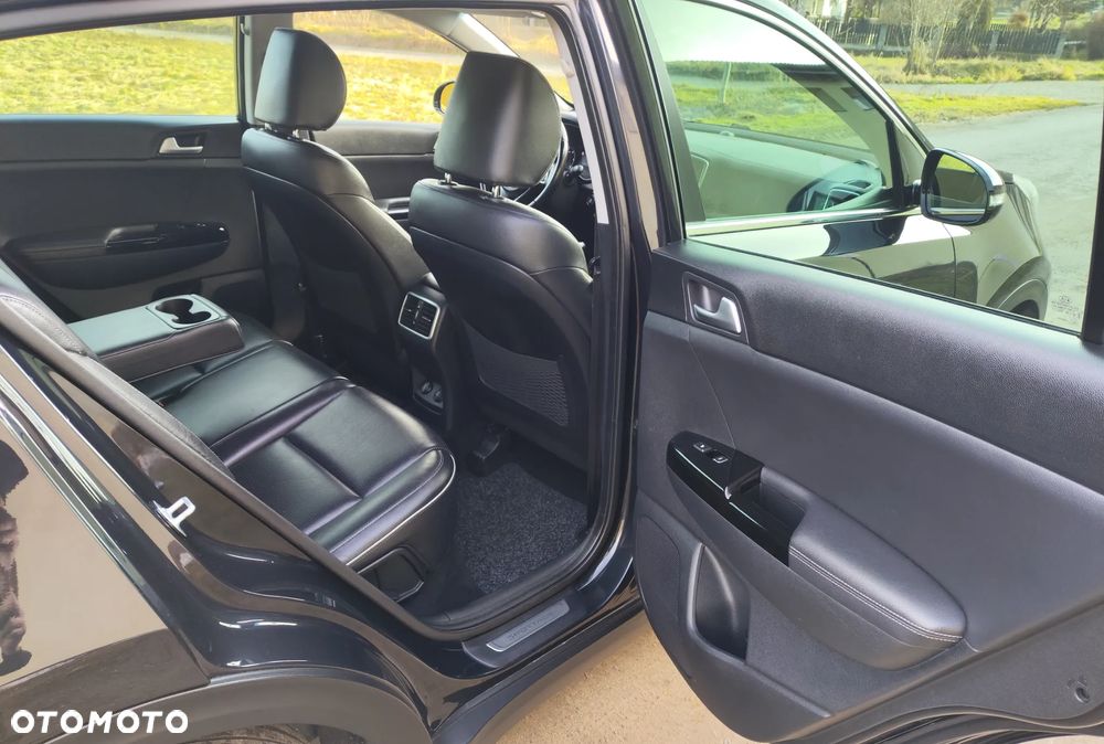 Kia Sportage 1.7 CRDI 2WD ISG Dream-Team Edition - 18