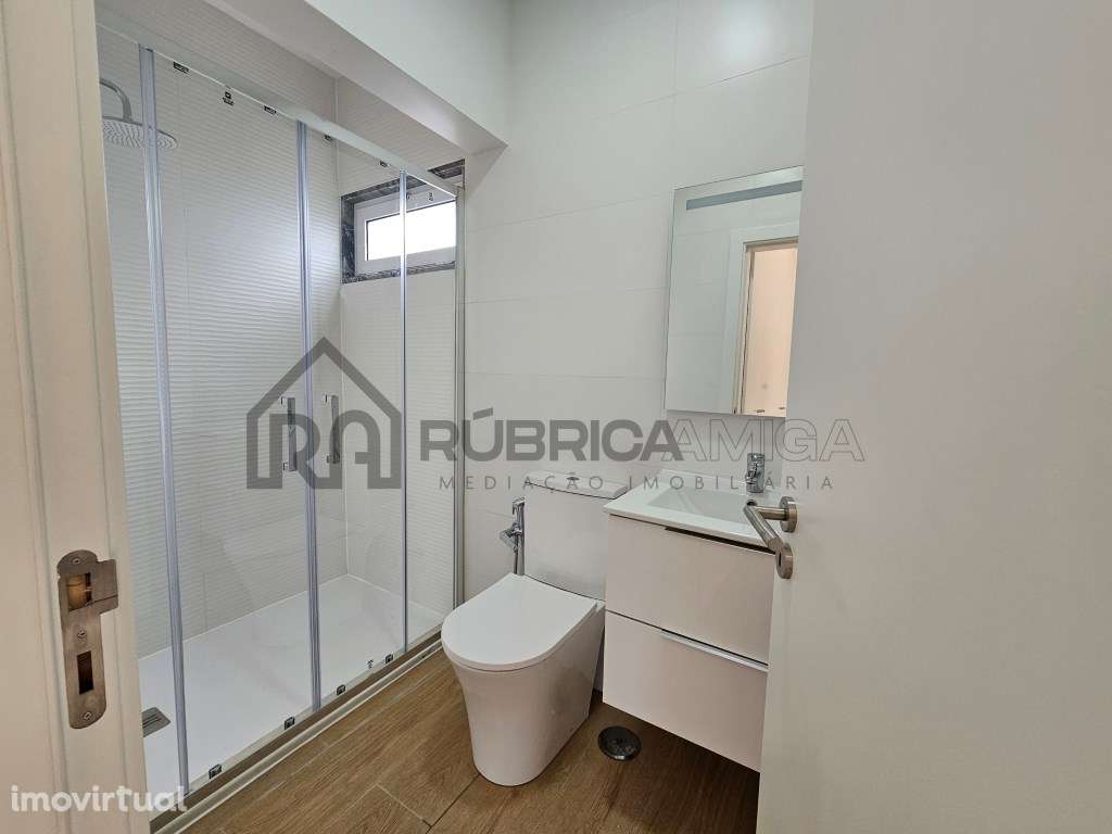 Moradia dúplex recuperada com garagem em Loulé - Grande imagem: 5/24