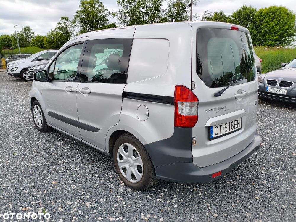 Ford Transit Courier - 9