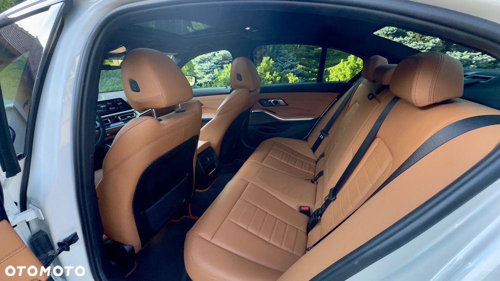 BMW Seria 3 M340i xDrive - 12