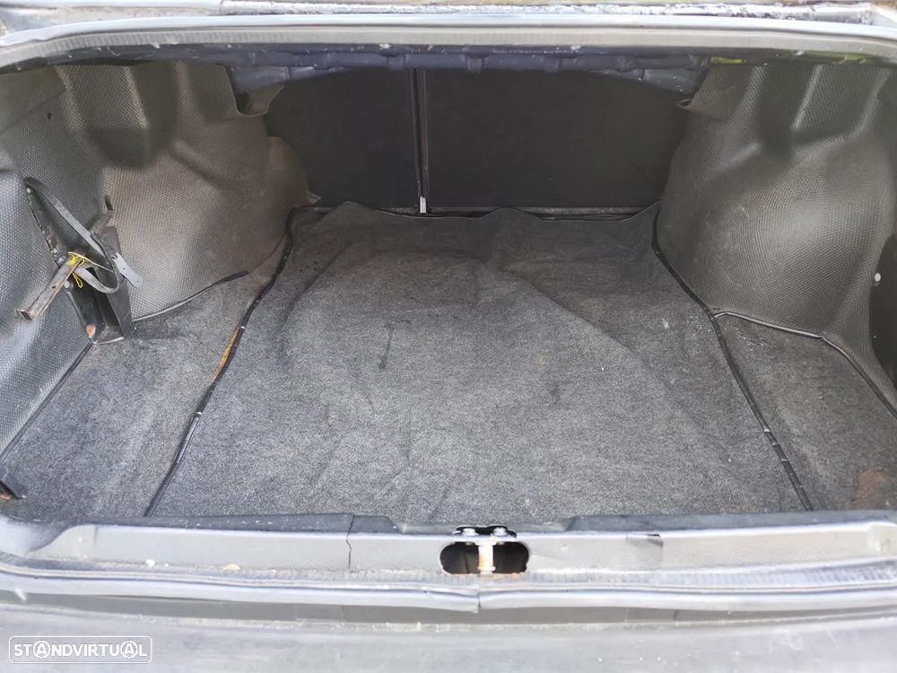 VW Vento 1.9 GL TD - 11