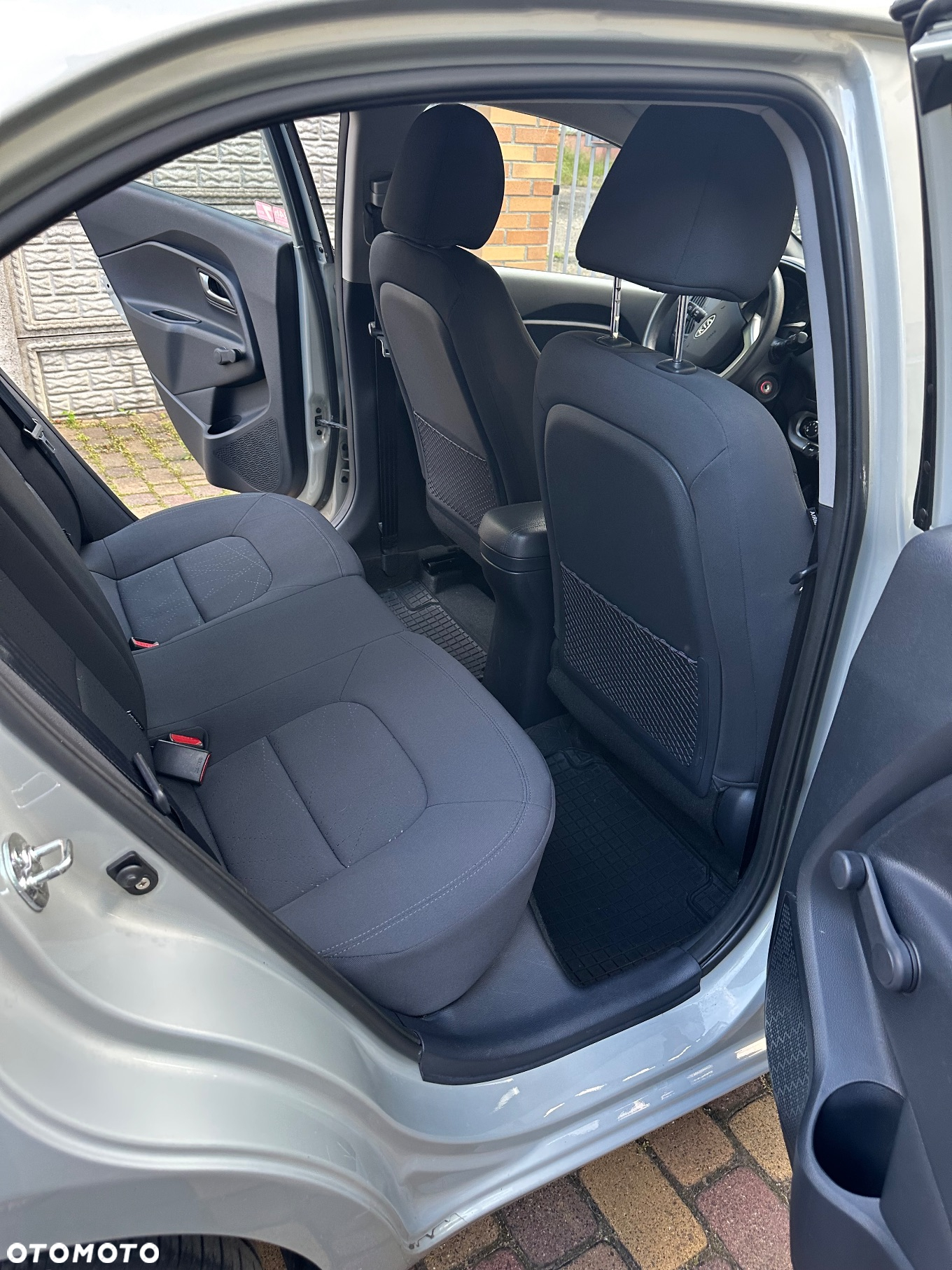 Kia Rio 1.2 L - 17