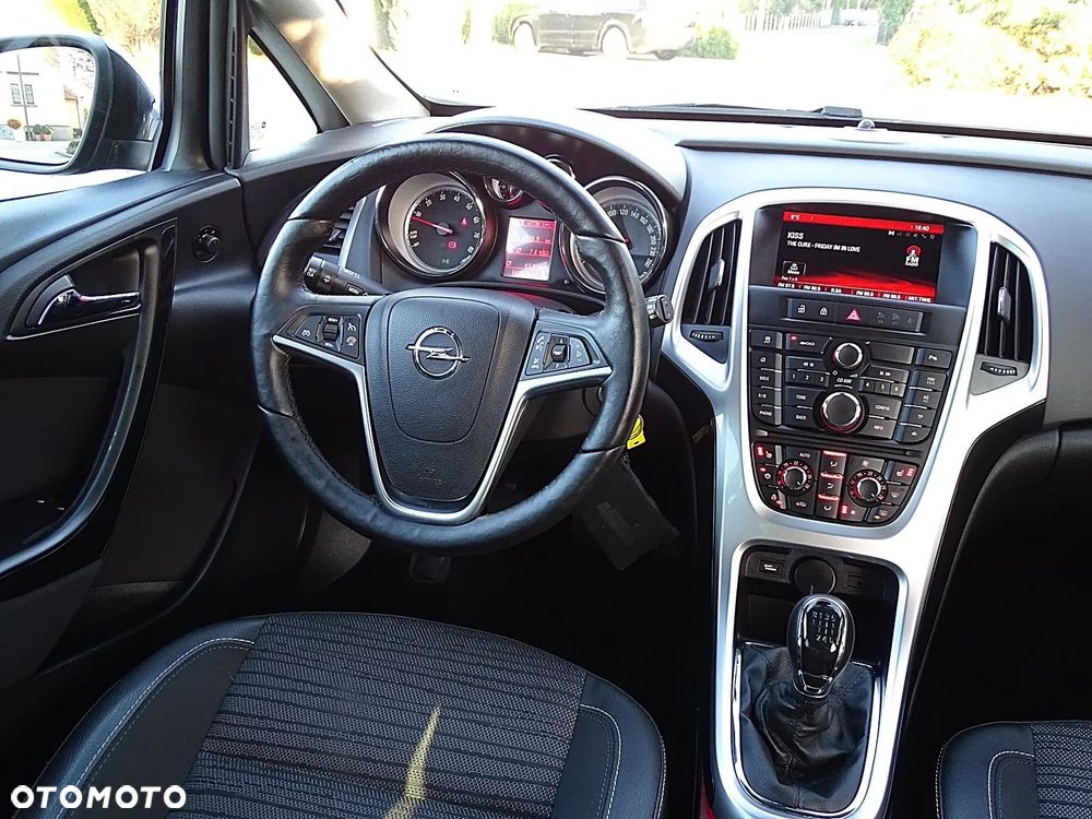 Opel Astra 1.4 Turbo Cosmo - 28