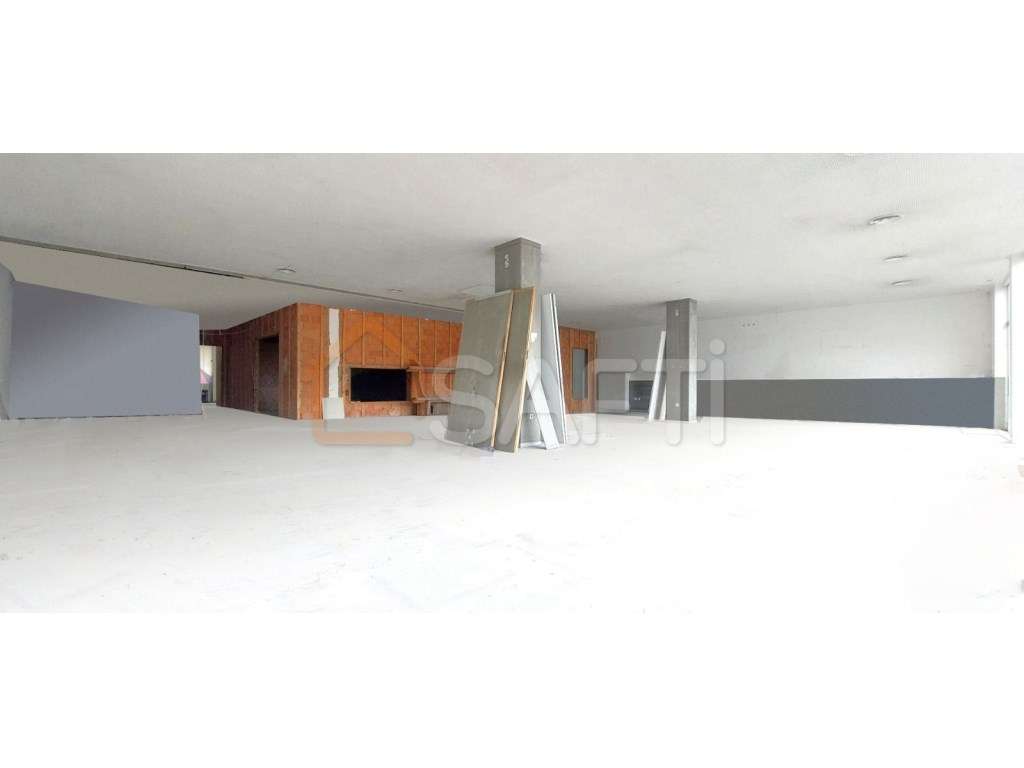 Estabelecimento comercial para arrendamento centro de Santa Maria d... - Grande imagem: 4/8