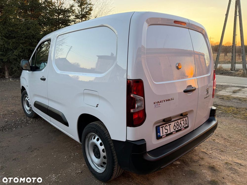 Peugeot Partner K9 - 6