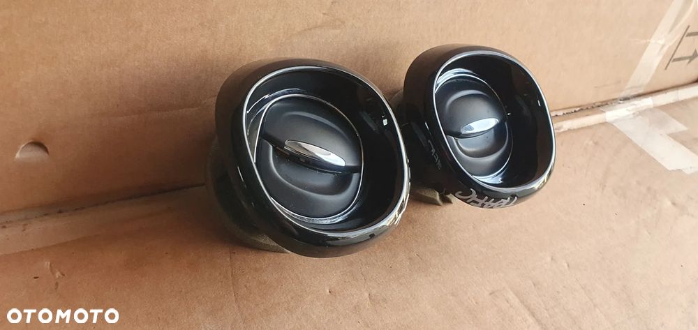 Kratka nawiewu powietrza prawa lewa Opel Vivaro B Trafic III 687606325R - 3