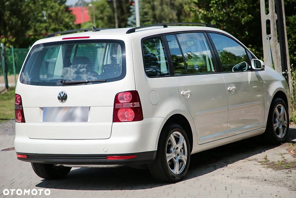Volkswagen Touran 2.0 TDI DPF Trendline - 6